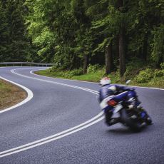 Bir İleri Sürüş Eğitmeninden: Motosikletle Viraj Alırken Dikkat Edilmesi Gerekenler