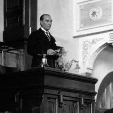 Atatürk'ün "Yarın Cumhuriyeti İlan Edeceğiz" Dediği Günün Arka Planında Yaşananlar