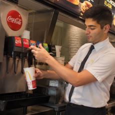 McDonald’s’taki Coca-Cola Neden Başka Yerlerdekinden Daha Lezzetli?