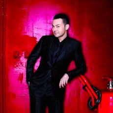 Serdar Ortaç, "Aşk Bu Kızılötesi Yaralı Müzesi Hareket Edemem" Derken Neyi Kastediyor?