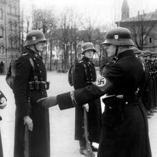 Üniformaları Psikolojik Bir Silaha Dönüştüren Nazilerin Moda Temelli Propagandası