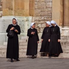 Rahibeler Neden Siyah Giyinir?