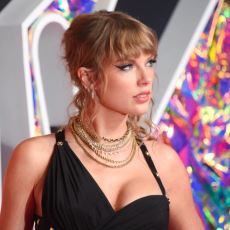 Taylor Swift'in, İlk Albümlerini Yeniden Yayınlamasına Sebep Olan Telif Savaşının Özeti