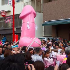 Japonya'da Geleneksel Olarak Düzenlenen Penis Festivali: Kanamara Matsuri