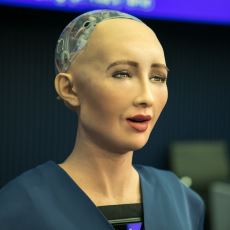 Robot Sophia Aslında Önceden Yazılmış Diyaloglar Kuran Bir Sohbet Robotu mu?