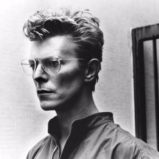 David Bowie Hakkında, Arkaya Bir Şarkısını Açıp Okurken Keyif Verecek Tatlı Detaylar