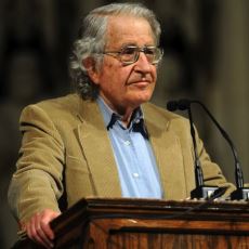 Duayen Yazar ve Eleştirmen Noam Chomsky'nin Dilbilim Konusundaki Öğretileri