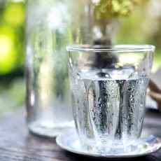 Soğuk Su Doldurulan Bardağın Dışı Neden Islanır?