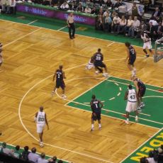 NBA Ekibi Boston Celtics'in Saha Zemin Deseni Neden Diğerlerinden Farklı?