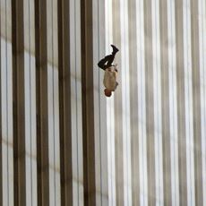 11 Eylül Saldırıları'nda Çekilerek Tepki Çeken Fotoğraf: The Falling Man