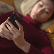 Instagram'da Mutlu Mutlu Hayatları Görüp Morali Bozulanlara İyi Gelecek Bir Teselli