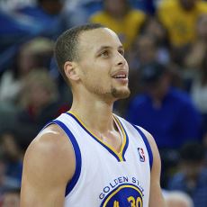 Stephen Curry'nin 2016-2017 Sezonunda Şu Ana Kadar Yaptığı En İyi Hareketler
