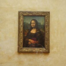 Kurşun Geçirmez Bir Camla Korunan Mona Lisa Tablosunun İncelemesi