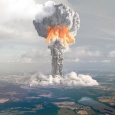 Savaşan İki Tarafın Yok Olmamak İçin Birbirine Atom Bombası Atmaması: Nükleer Caydırıcılık