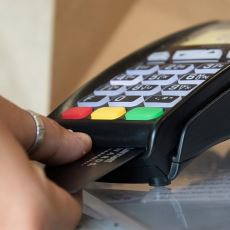 Para, Kredi Kartından Hemen Çekilirken İadesi Neden Günlerce Sürebiliyor?