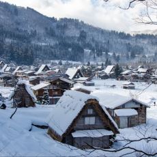 Japonya'nın Adeta Kartpostaldan Fırlamış Hissi Veren Gözden Uzak Köyü: Shirakawago