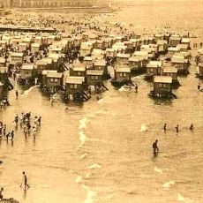 Bir Dönem Kadınları Denize Ulaştırmanın Enteresan Yöntemi: Banyo Arabaları