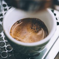 6 Adımda Sizi Mutluluktan Mutluluğa Uçuracak Bir Espresso Tarifi