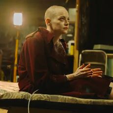 Son Lanthimos Filmi Bugonia'nın Anlatmaya Çalıştığı Esas Şey