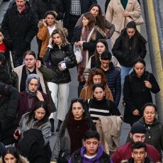 İstanbul'da Ekonomik Krizi Sorgulatan İnsan Kalabalığının Sebebini Açıklayan Hesap