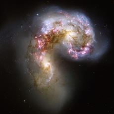 İki Galaksinin Birleşmesi Durumunda Neler Olur?