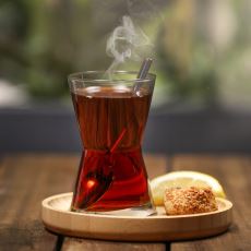 Deneye Deneye Bu Noktaya Ulaşan Birinden En Lezzetli Çay Demleme Taktiği