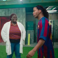 Nike'ın Eski ve Yeni Futbol Yıldızlarını Çoklu Evrende Bir Araya Getirdiği Reklam Filmi