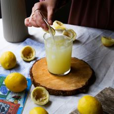 Sıcağın Bunalttığı Yaz Aylarında İçinizi Ferahlatacak 2 Limonata Tarifi