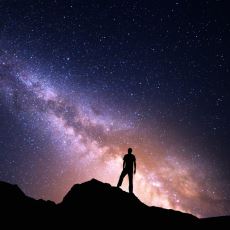 Evrende Yalnız mıyız?