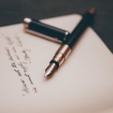 Suyla Bir Türlü Temizlenemeyen Bir Dolma Kalem Solüsyonla Nasıl Temizlenir?