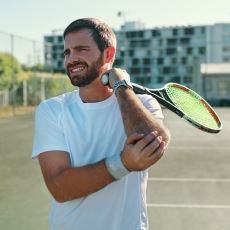 Tenisle Alakası Olmayanların Bile Başına Gelebilen Tatsız Olay: Tenisçi Dirseği