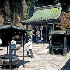 Burada Yıkanan Paranın İki Katına Çıkacağına İnanılan Tapınak: Zeniarai Benten