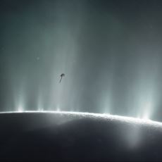 NASA, Satürn'ün Uydusu Enceladus'ta Yaşamı Destekleyebilecek Kanıtlar Buldu