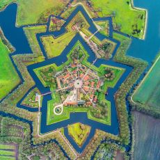 Bayağı Bayağı Yıldız Şeklinde Tasarlanmış Bir Hollanda Kalesi: Bourtange