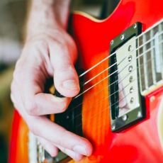 Elektro Gitar Çalmayı Öğreneceklere Tavsiyeler