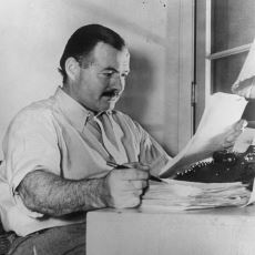 Hayatı Dolu Dolu Yaşayan Ernest Hemingway'in Edebiyat Yaşamının Özeti