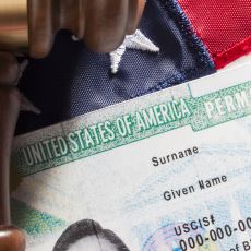 Green Card Kazandıktan Sonra ABD'ye Ne Kadar Parayla Gidilmeli?