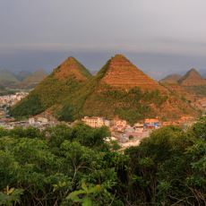 Çin'de Bulunan Gizemli Anlong Piramitleri: Doğal mı, İnsan Yapımı mı?