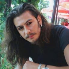 Erken Vefatıyla Tüm Türkiye'yi Üzen Güzel Kalpli Sanatçı: Barış Akarsu