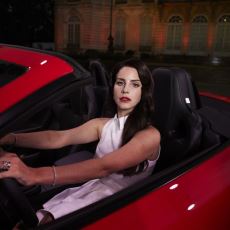 Lana Del Rey'in Born to Die'dan Sonra Bir Türlü Gerçek Anlamda Toparlayamaması