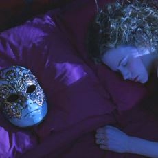 Eyes Wide Shut Filminin Bazı Sahneleri Neden Kayıp?