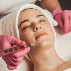 Kadınlar Arasında Estetik Operasyonların Yaygınlaşmasının Esas Sebebi Ne Olabilir?