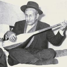 Aşık Veysel'in, Toplumun Ayrıştırılmasına Tepki Olarak Adnan Menderes'e Yazdığı Şiiri