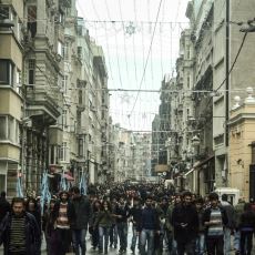 İstiklal Caddesi'nin Son 10 Yıldaki Üzücü Değişiminin Özeti