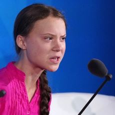 Greta Thunberg: Gösteri Toplumunun Yeni Kuklası mı, Samimi Bir Çevre Aktivisti mi?