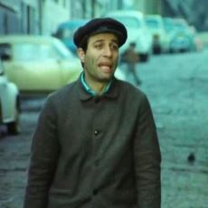 Çöpçüler Kralı'ndaki Apti'nin Esasında Öyle Çok da Saf Olmadığı Gerçeği