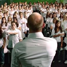 Bir Sınıfa Sadece Beş Günde Faşizmi Benimseten Karanlık Deney: Üçüncü Dalga