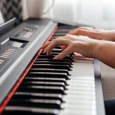 Dijital Piyano Araştırırken Öne Çıkan Markalar ve Birbirlerinden Farklı Özellikleri