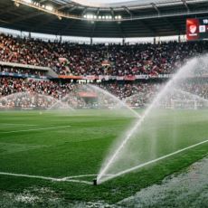 Maç Başlamadan Önce Futbol Sahası Neden Sulanır?