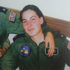 Türk Hava Kuvvetleri'nin İlk Kadın Şehit Pilotu: Ayfer Gök